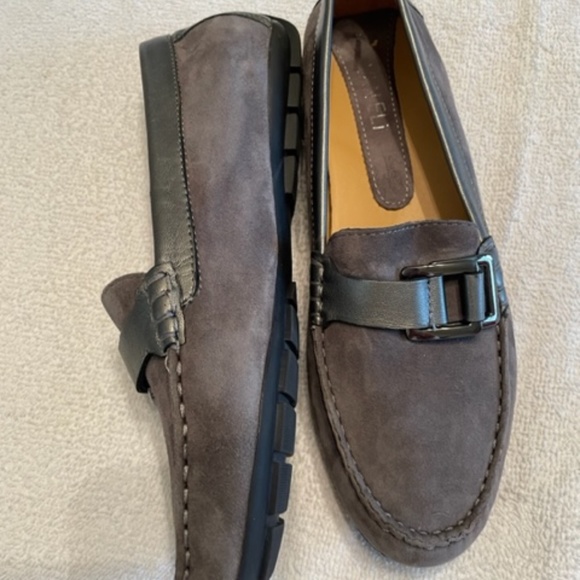 Grey Suede Loafers Vaneli Size 8 M - Picture 5 of 8